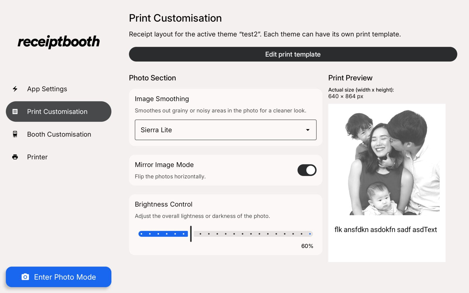 Skrin Print Customisation aplikasi Receipt Booth dengan pratonton cetakan langsung, dipaparkan pada tablet